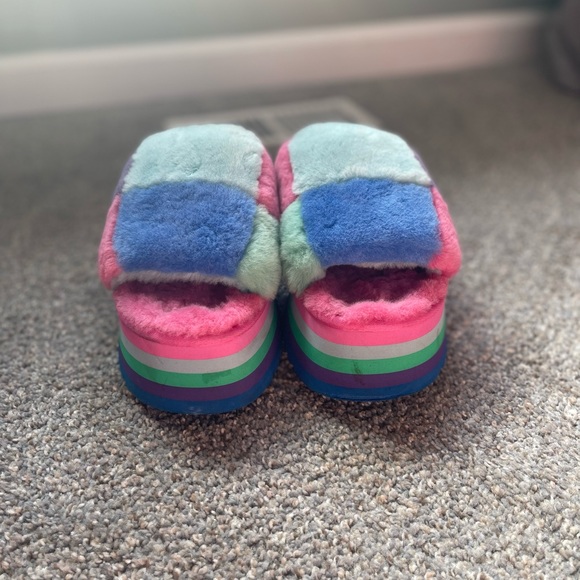 UGG PRIDE DISCO SLIDES - Picture 4 of 5